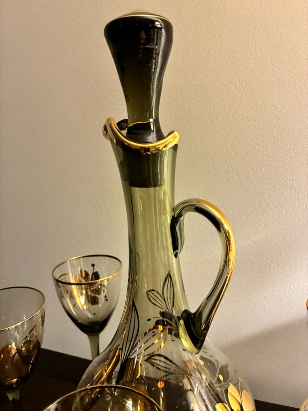 Vintage MCM Romanian Handblown Smoky Glass Decanter with 6 matching stem glasses - Picture 9 of 10